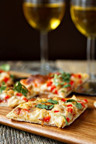 spicy pepper and chicken pizza
