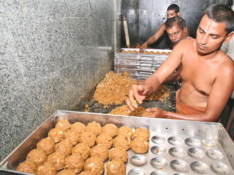 Making Tirupati laddus