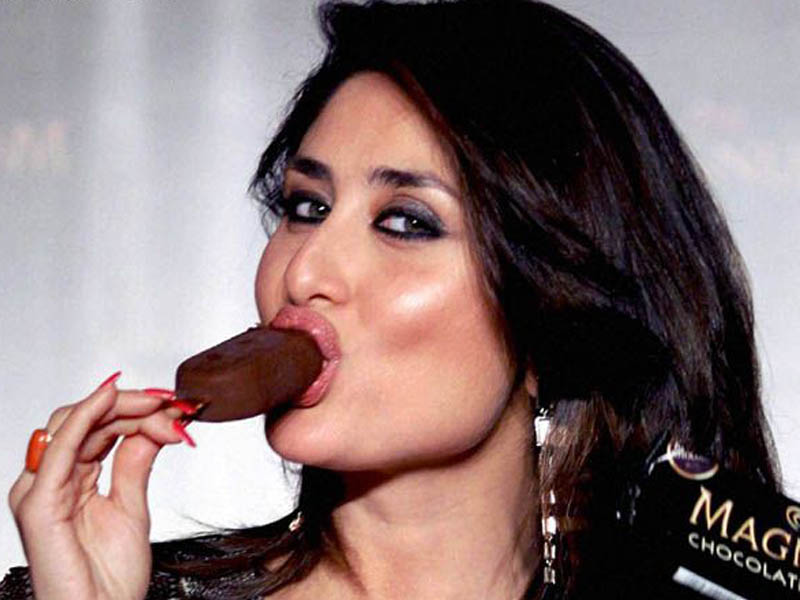 kareena kapoor eating magnum