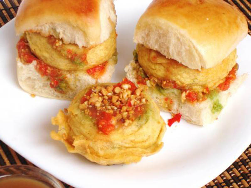 vada pav indian