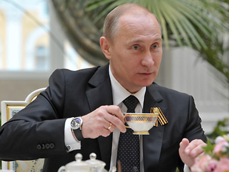 Vladimir Putin drinking tea