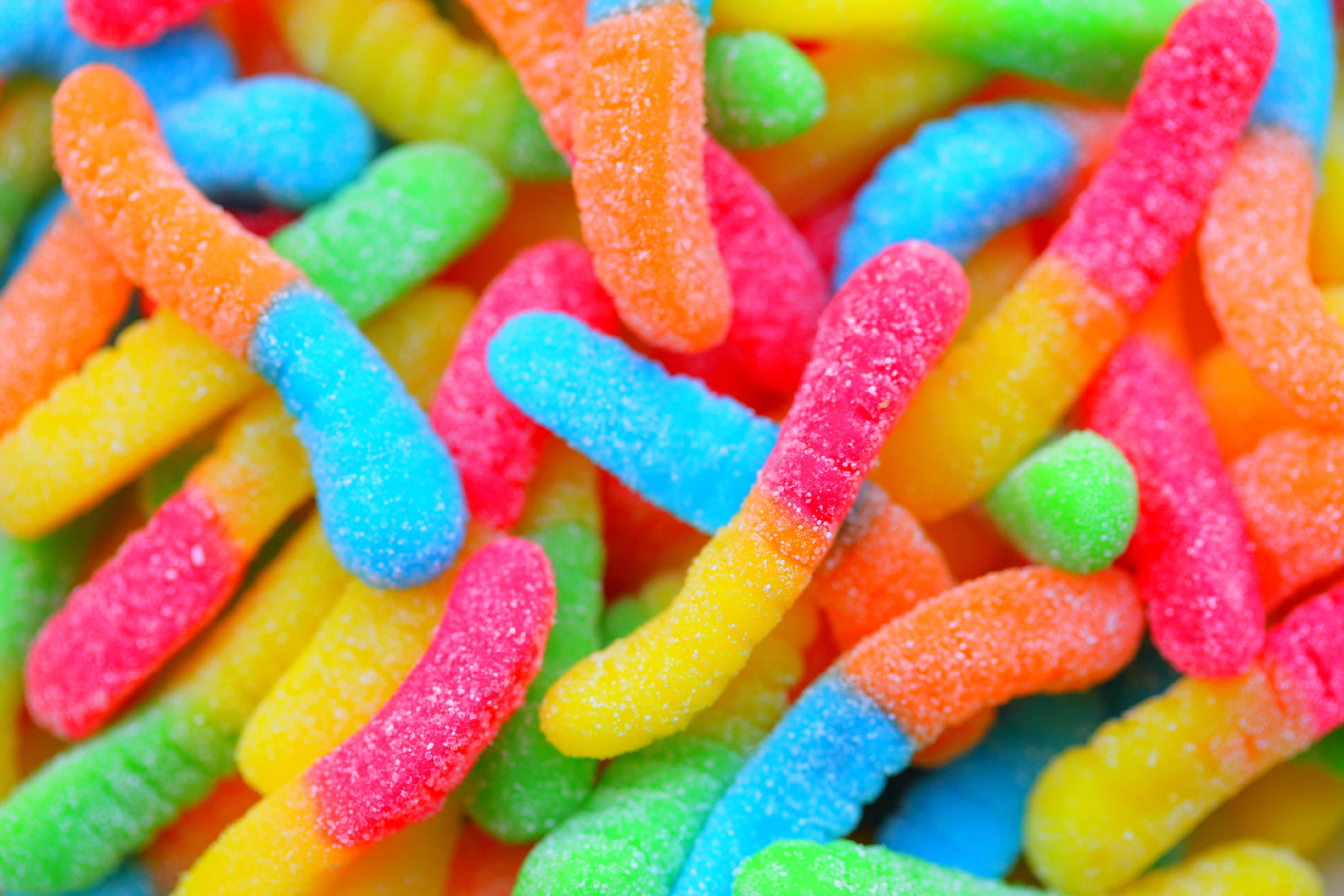 en_masse_neon_rainbow_gummy_worms