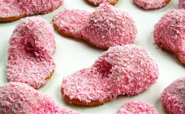 pink-fuzzy-slipper-cookies