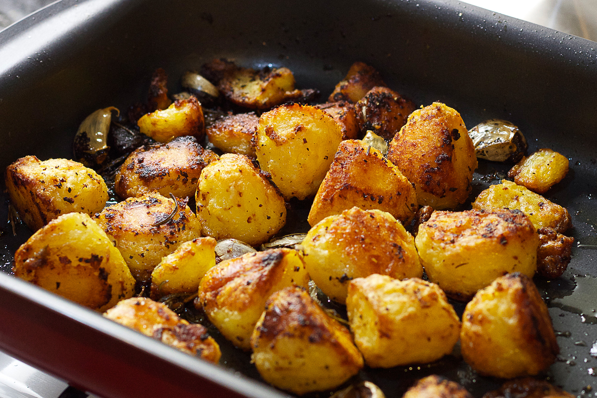 roast-potatoes-in-pan