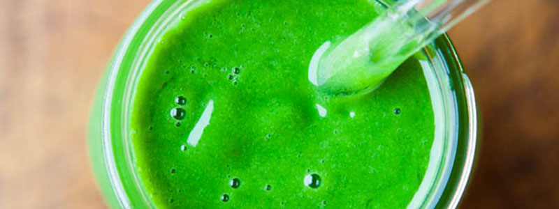 green smoothie recipe featured image