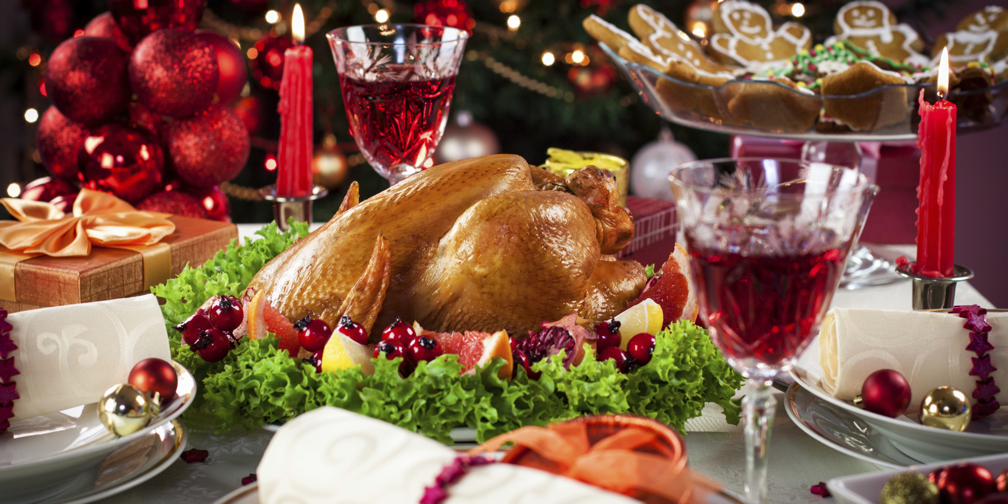 o-CHRISTMAS-DINNER-TABLE-facebook