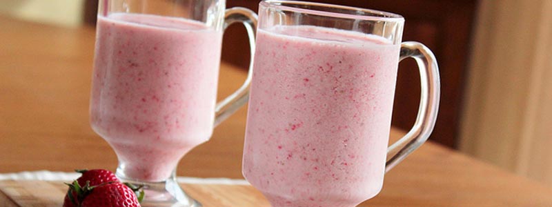 strawberry smoothie recipe featured image