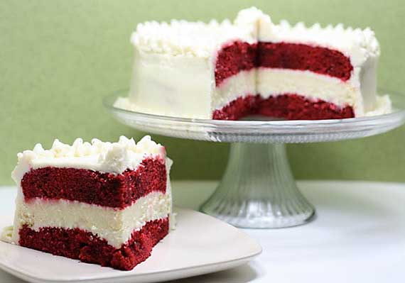 570x399xUltimate-Red-Velvet-Cake-e1368724978876.jpg.pagespeed.ic.SB8_HOrhR9