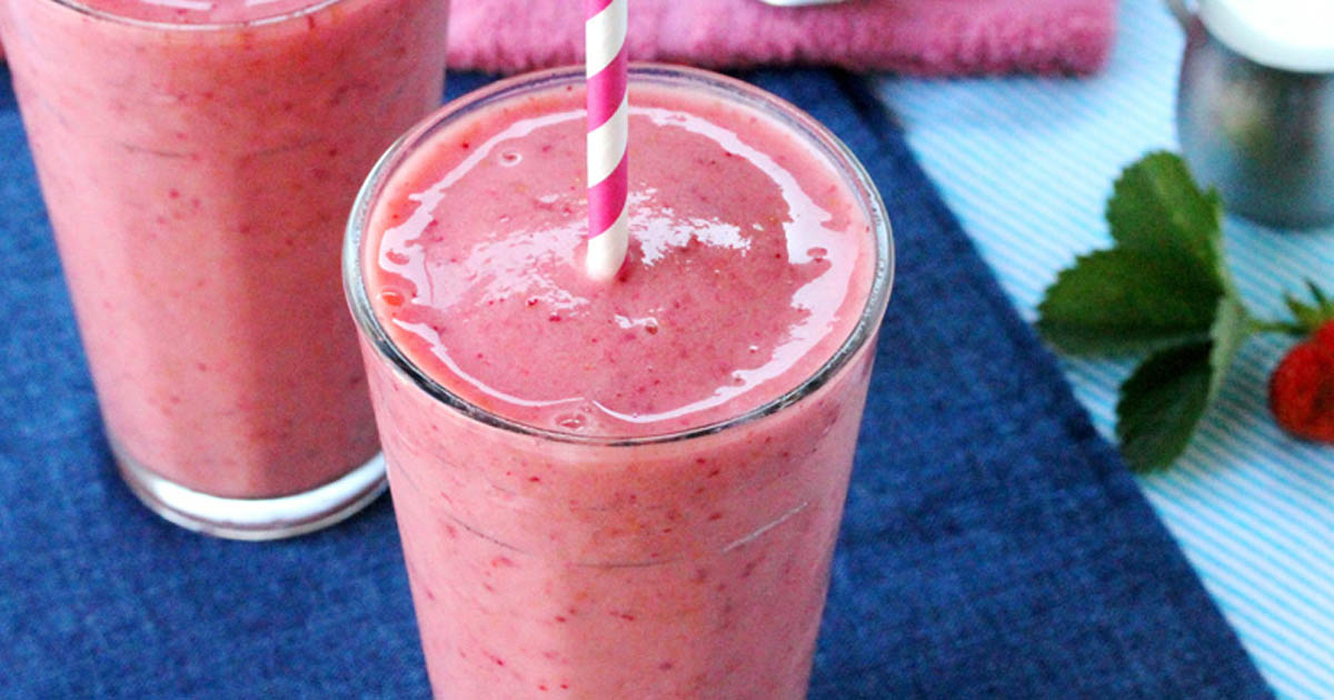 5 minute Berry Kale Smoothie Recipe