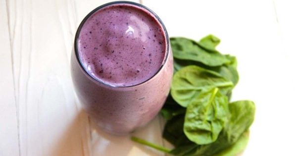 healthy blueberry smoothie