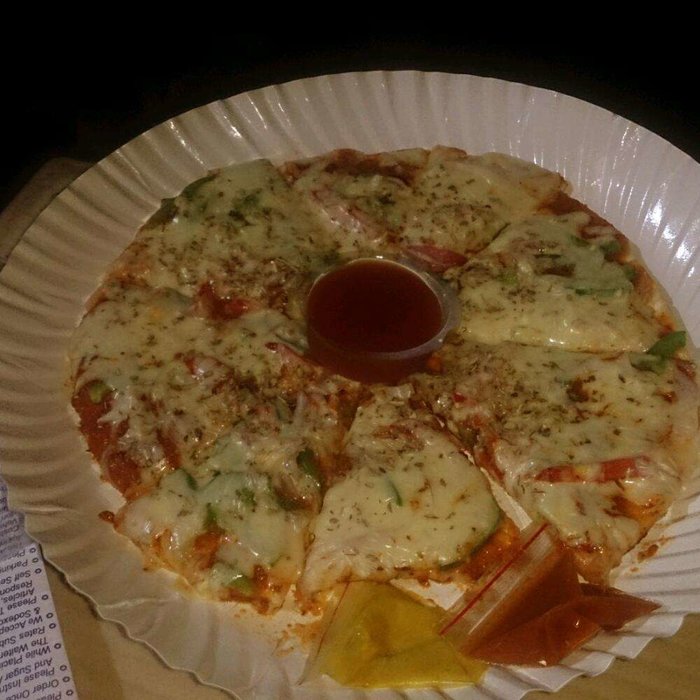 bachelorrs pizza