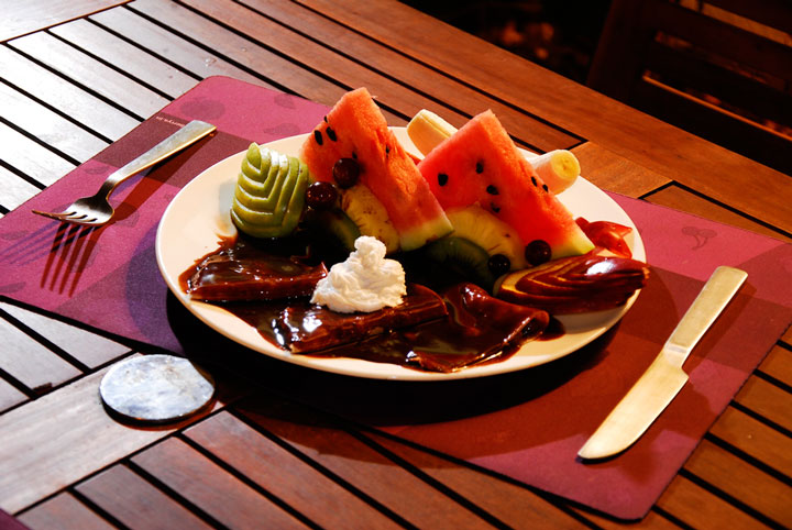 CREPE-AND-FRUITS---ORIGINAL-SIN-DESSERT