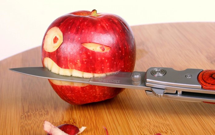rsz_bite_the_knife_humor_teeth_apple_hd-wallpaper-1373473