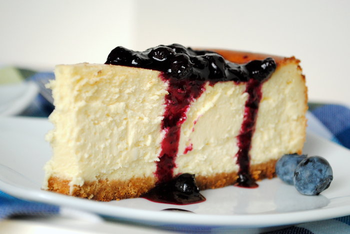rsz_cheesecakewithblueberrycompote4