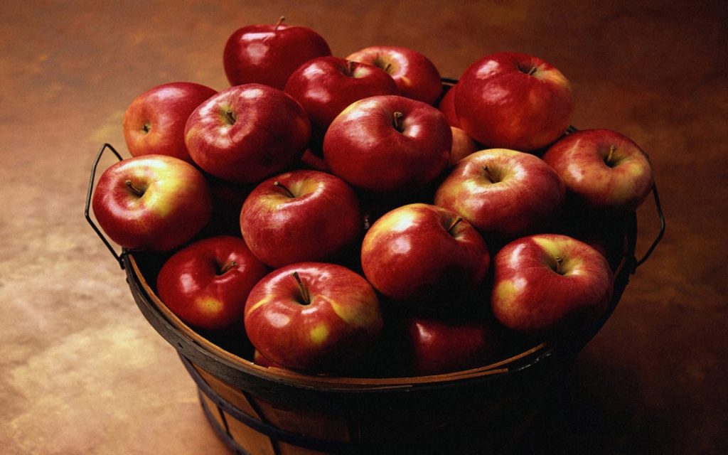 Apple-fruit-34914777-1920-1200