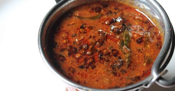Manathakkali Vathal Kuzhambu Recipe