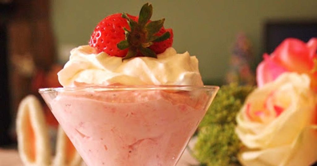 Featured image strawberry mousse for easter