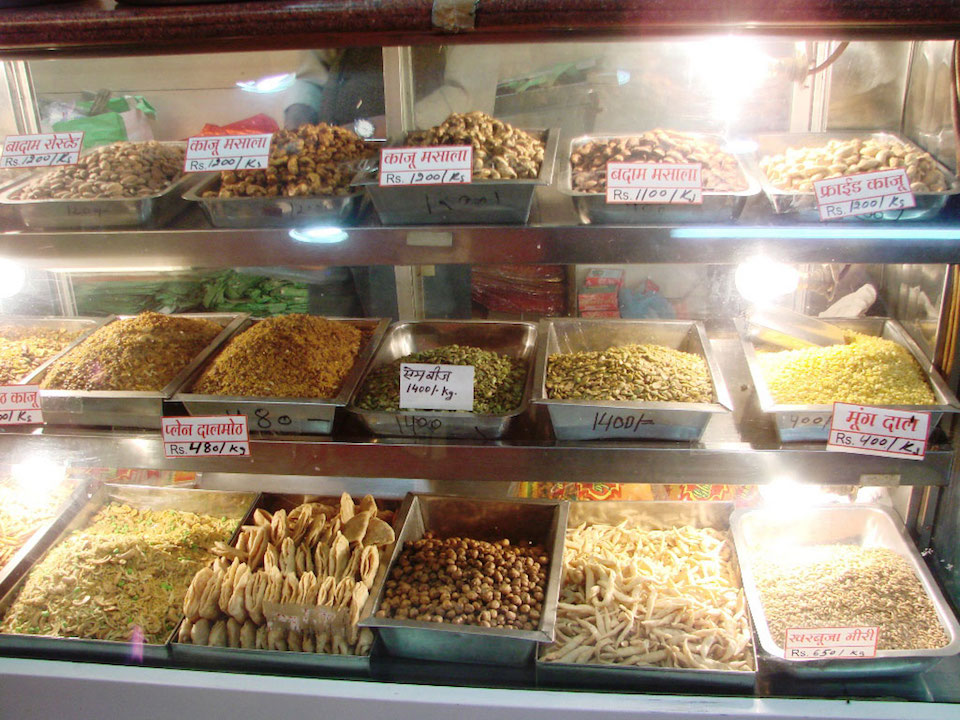 Indian-snacks-at-Ghantewala-Sweets-Chandni-Chowk-Delhi