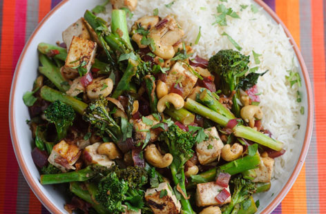 Tenderstem-Broccoli-cashew-and-tofu-stir-fry-HERO-500d1ec4-789e-4158-98bd-1b5c072c05d4-0-472x310