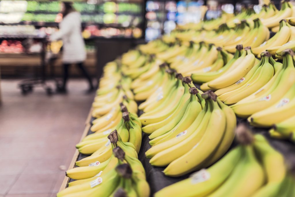 fruits-grocery-bananas-market