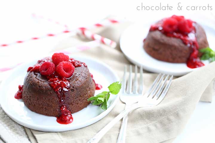 Easy-Whole-Wheat-Raspberry-Molton-Cakes-chocolateandcarrots.com-1530