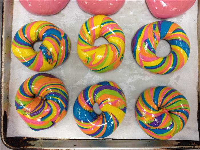 2-rainbowbagel-151021_72948056b7625c6bcc6c4e5b58fef977.today-inline-large