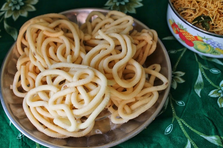 Diwalli Thenkuzhal Murukku Recipes