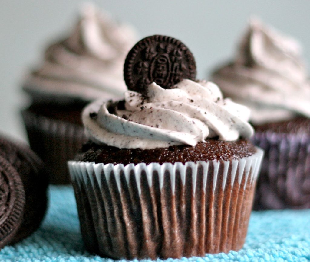 cookie-and-cream-cupcake