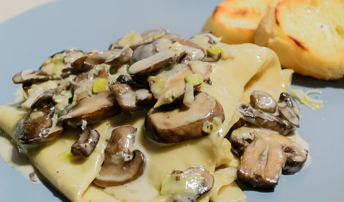 MUSHROOM LEEK PASTA RECIPE - HungryForever Food Blog