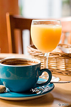 Kaffee und Orangensaft