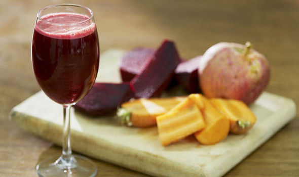 wine-glass-beetroot-juice-643575