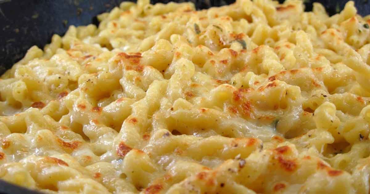 FRIENDS Monica's Mac & Cheese Recipe - HungryForever Food Blog