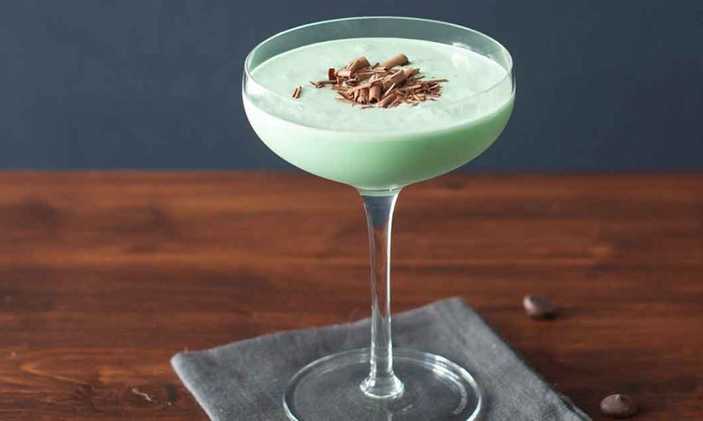 St Patrick's Day Grasshopper Cocktail Recipe - HungryForever Food Blog