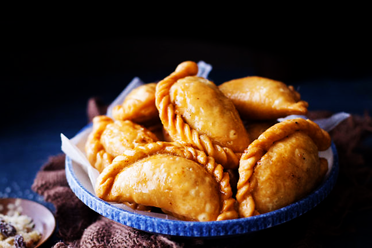 gujiyas