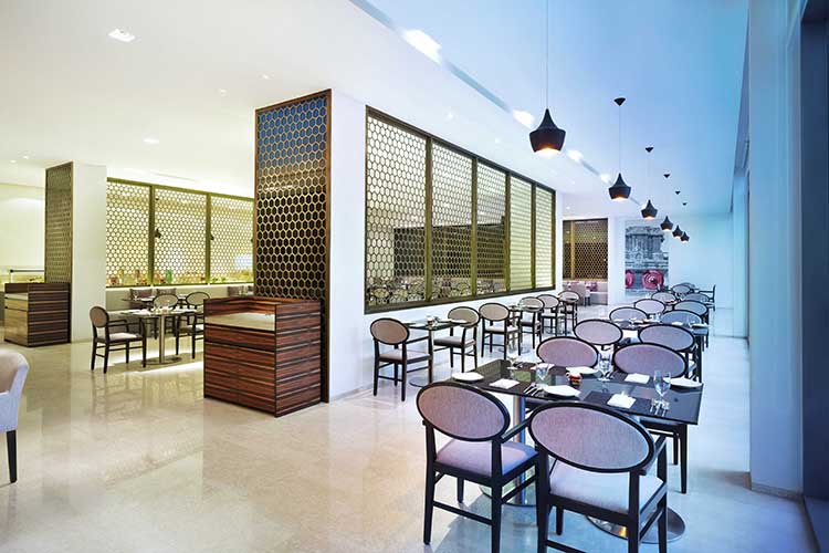 Buzz - All Day Dining-Gateway Hotel IT Expressway Chennai