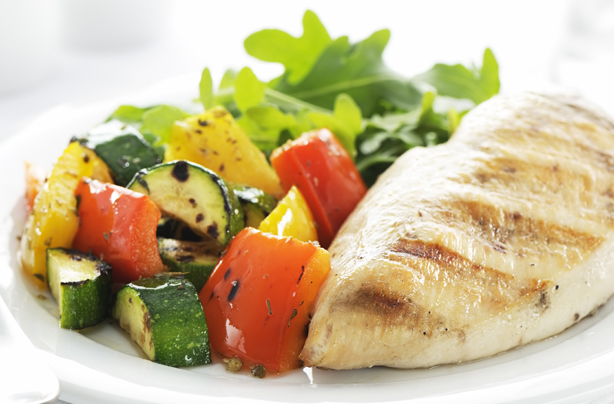 Healthy-grilled-chicken-with-courgettes-and-peppers