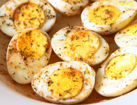 Paleo-Snack-Attack-Lazy-Deviled-Eggs