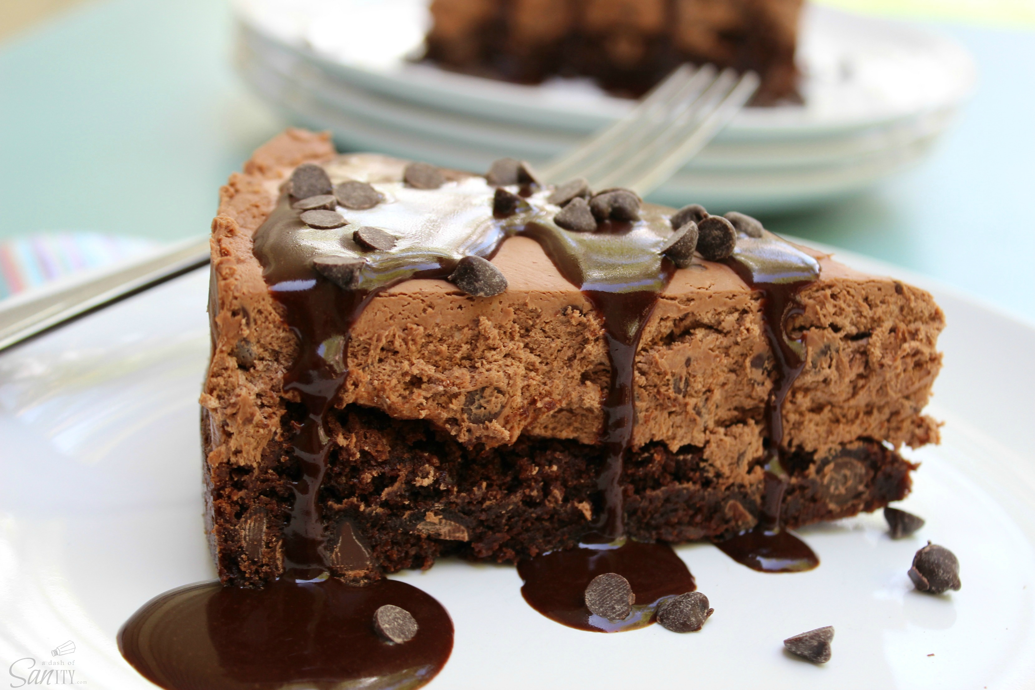 Fudge-Brownie-No-Bake-Cheesecake-Piece