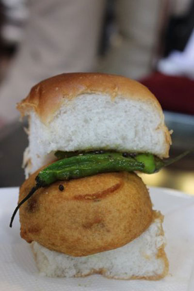 cafe wanderlust vada pav