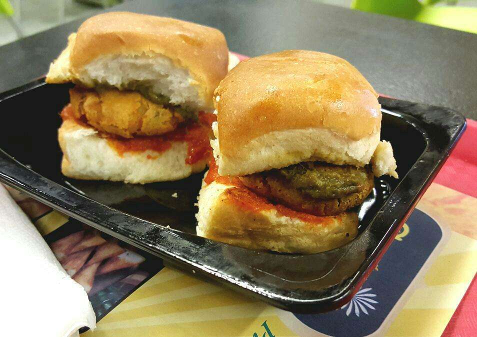 sona vada pav