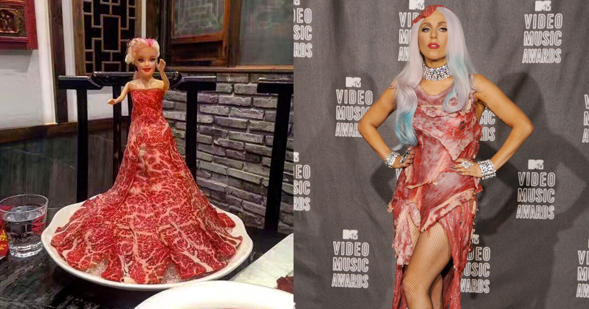 Леди гага в мясе. Мясной наряд леди Гаги. Леди Гага мясо платье. Леди Гага костюм из мяса.