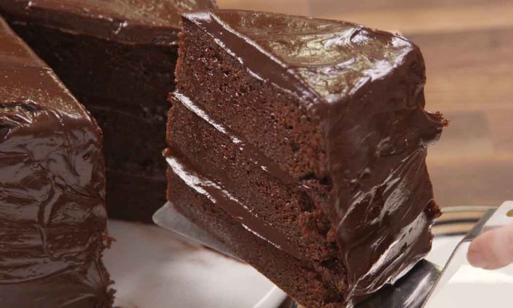 Bruce Bogtrotter's Chocolate Cake | Matilda | InLiterature