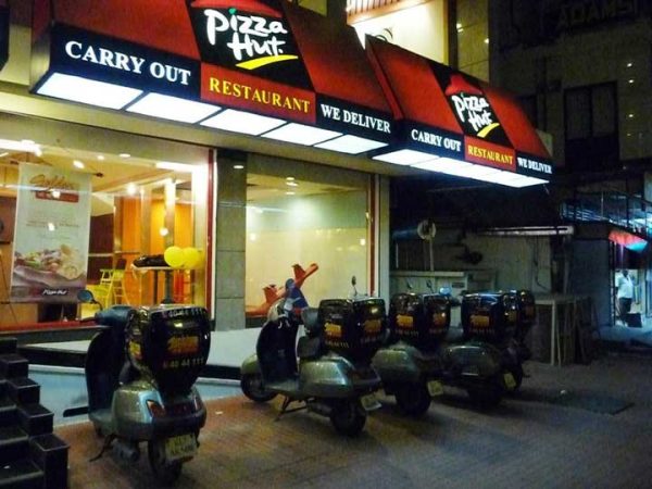 Pizza Hut India Outsources Its Delivery Riders - HungryForever Food Blog