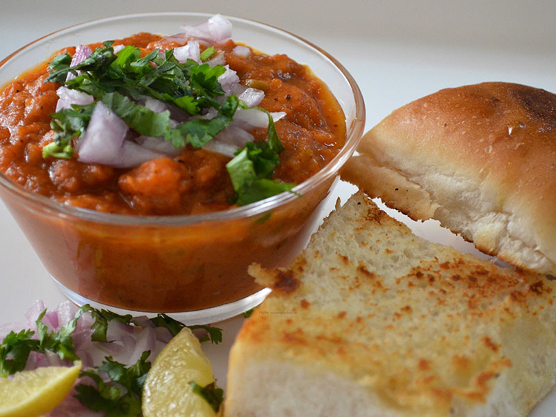 Visit These 8 Places in Chennai for Deliciously Buttery Pav Bhaji Photo 3