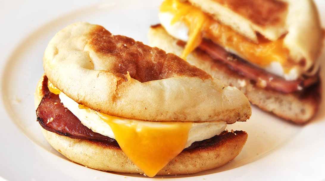 McDonald’s Style Egg McMuffin Recipe - HungryForever Food Blog