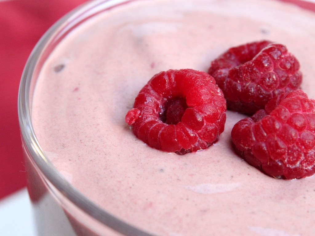 chocolate-raspberry-smoothie