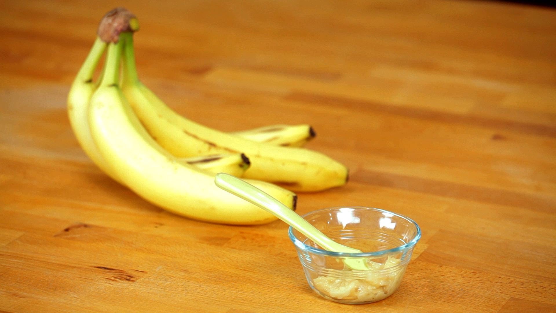How to Make Banana Puree for Babies | Banana Puree | HungryForever