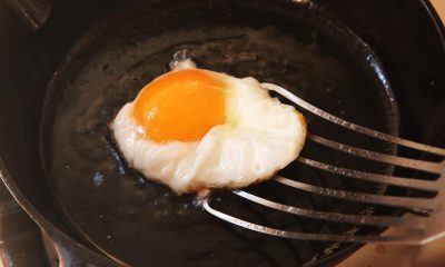 How-To-Clean-a-seasoned-Cast-Iron-Skillet