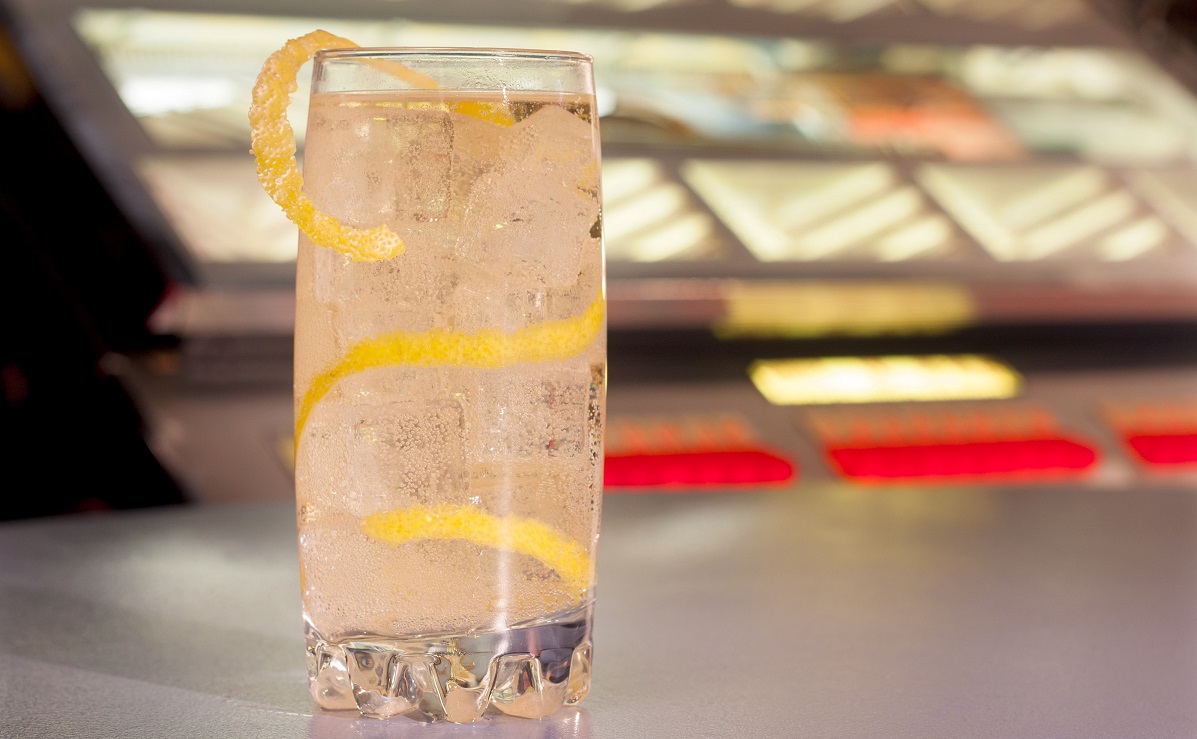 Horse's Neck Ginger Ale & Brandy HungryForever Food Blog