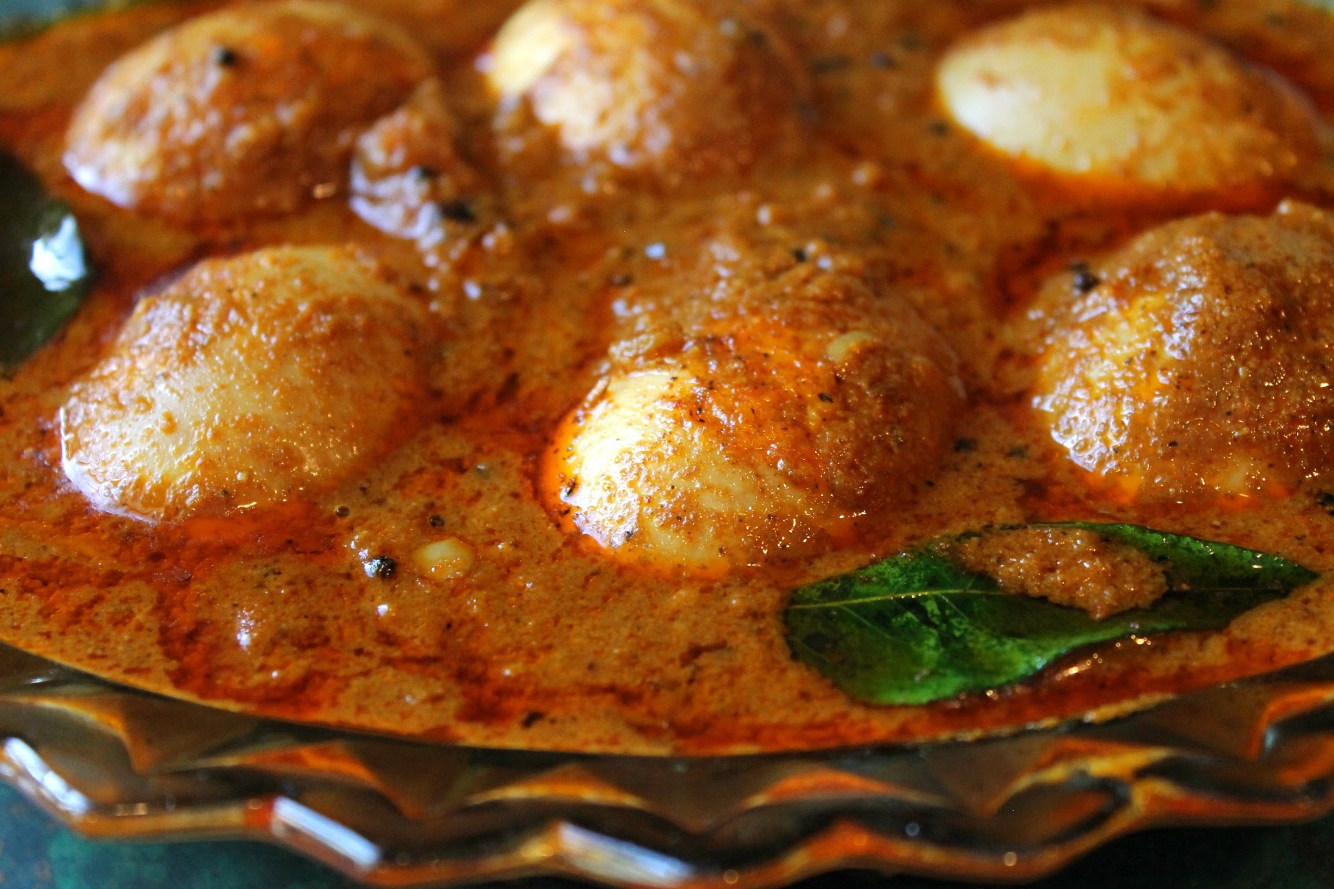 Muttai Kulambu in Tamil | Egg Kuzhambu Recipe | Egg Gravy Recipe